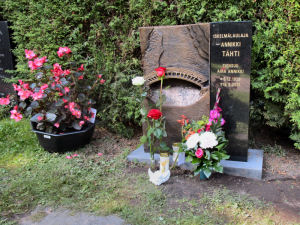 Viimeinen leposija - Airi Annikki T�hti