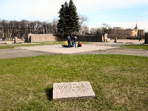 Viimeinen leposija - Liisa Savolainen